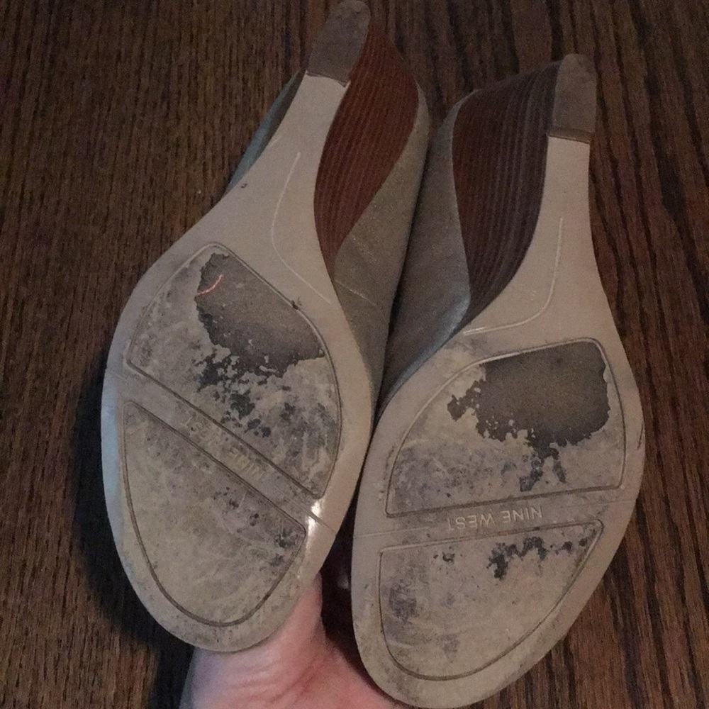 Gold shimmer/wooden wedge heels - Picture 4 of 4